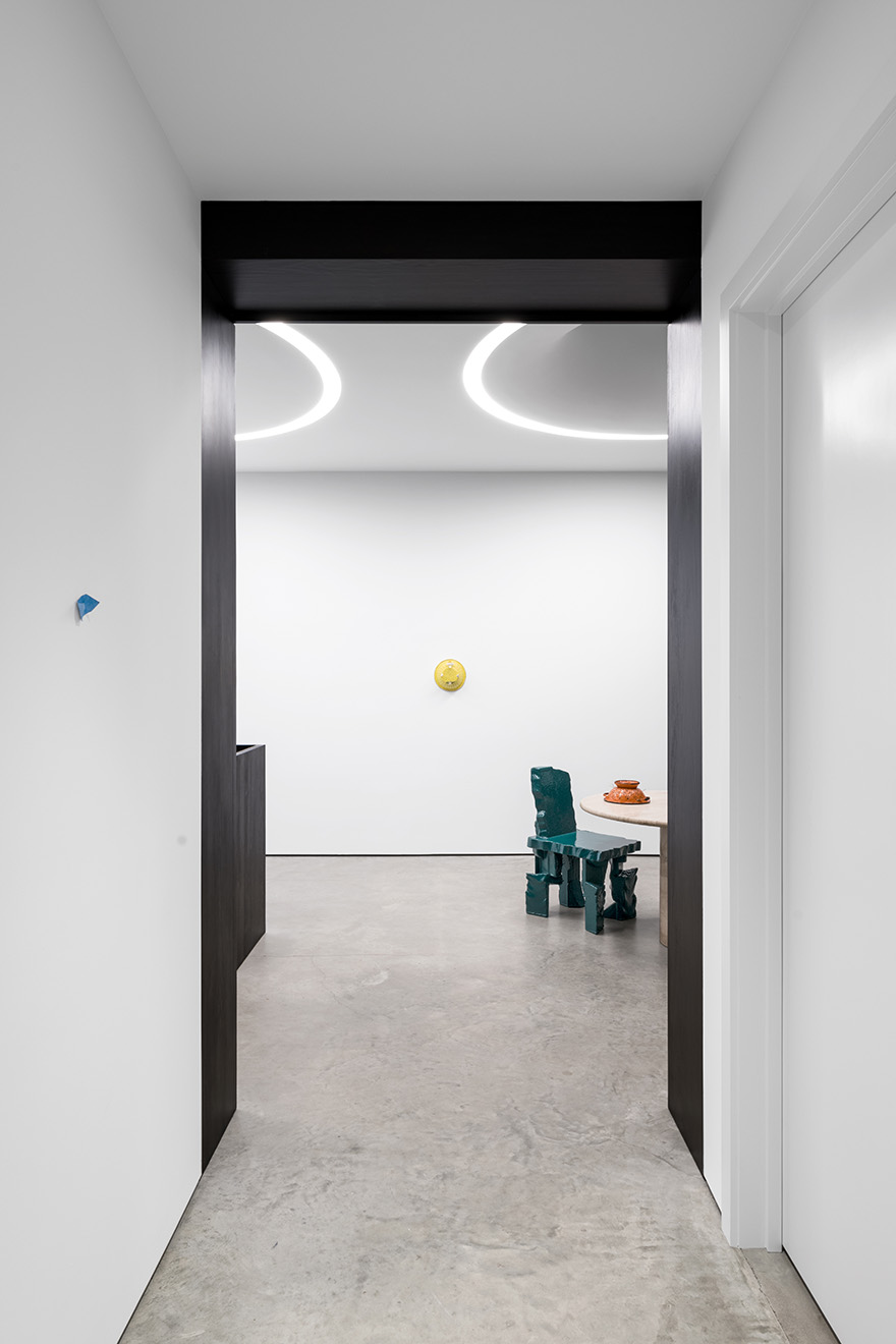 Entryway of Lora Reynolds Gallery designed by Stonefox Architecture